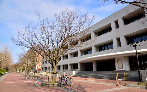 大阪大学